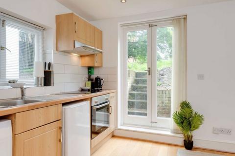 1 bedroom flat for sale, Dalston Lane, London E8