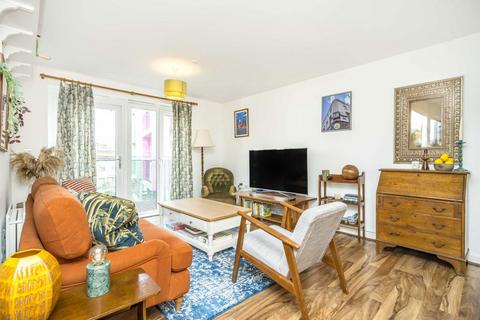 2 bedroom flat for sale, Dunn Street, London E8