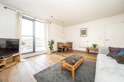 3 bedroom flat for sale, Hackney Grove, London E8