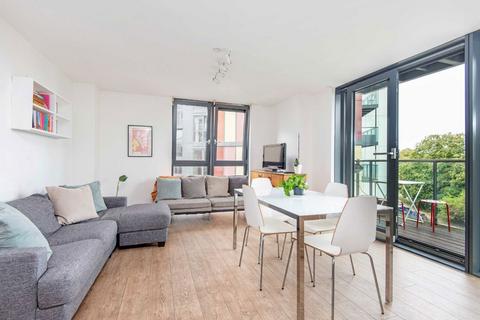 3 bedroom flat for sale, Homerton Road, London E9