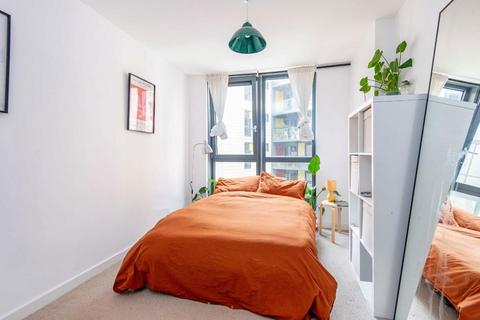 3 bedroom flat for sale, Homerton Road, London E9