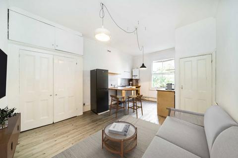 2 bedroom flat for sale, St. Mark's Rise, London E8