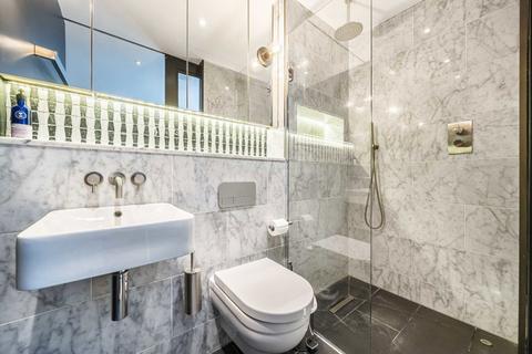 Flat A, 49 Dunlace Road, London, E5 0NF