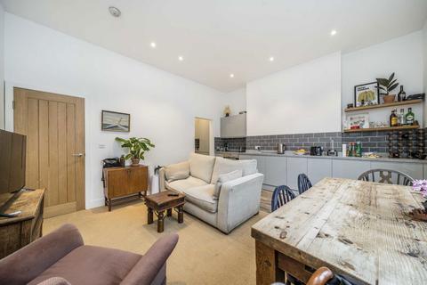 2 bedroom flat for sale, Mare Street, London E8