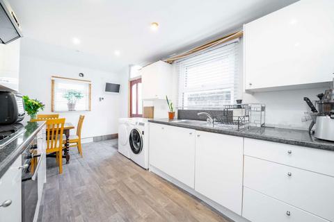 3 bedroom house for sale, Walsingham Road, London E5