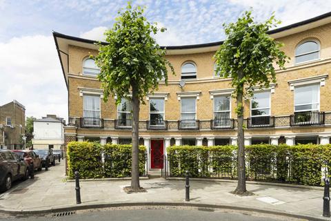 2 bedroom flat for sale, Mothers Square, London E5