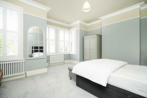 8 Fletching Road, London, E5 9QP