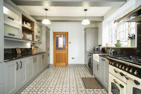 8 Fletching Road, London, E5 9QP