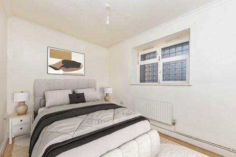 3 bedroom flat for sale, Homerton Road, London E9