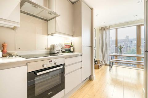 1 bedroom flat for sale, Upper Clapton Road, London E5