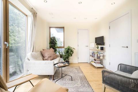 1 bedroom flat for sale, Upper Clapton Road, London E5