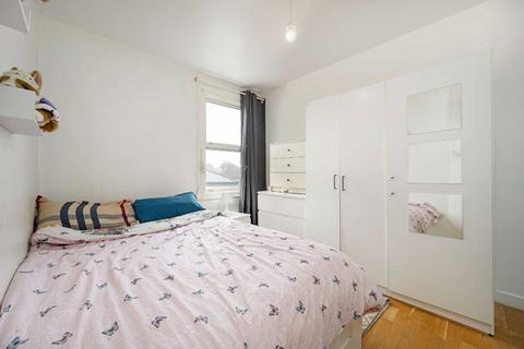 2 bedroom flat for sale, High Road Leytonstone, London E11