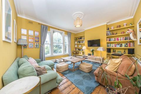 3 bedroom flat for sale, Cricketfield Road, London E5