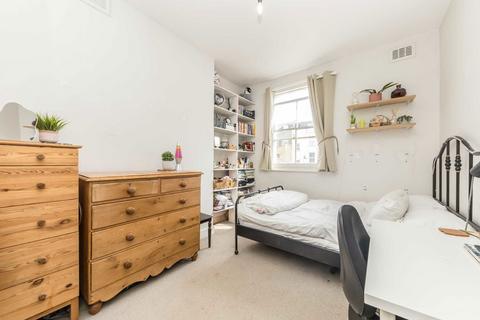 3 bedroom flat for sale, Cricketfield Road, London E5