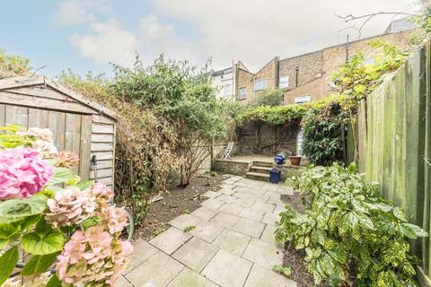 74a Cricketfield Road, London, E5 8NS