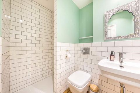 74a Cricketfield Road, London, E5 8NS