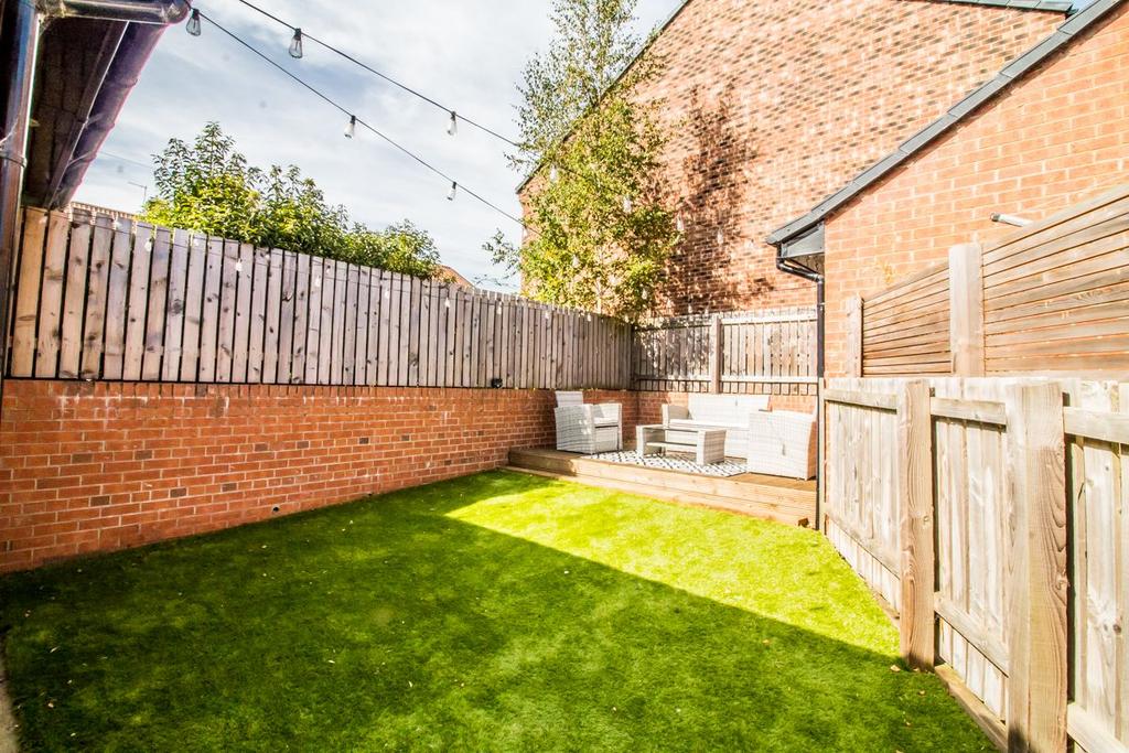 Rear Garden Pic 3.