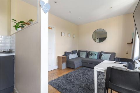 1 bedroom apartment to rent, Mackenzie Road, London, N7