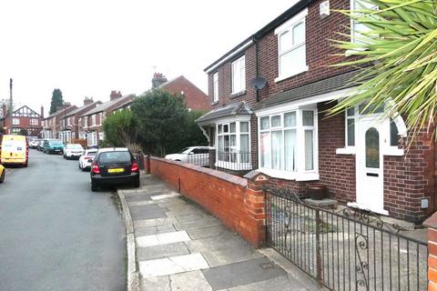 3 bedroom semi-detached house to rent, Laburnum Road, Balby, Doncaster, DN4