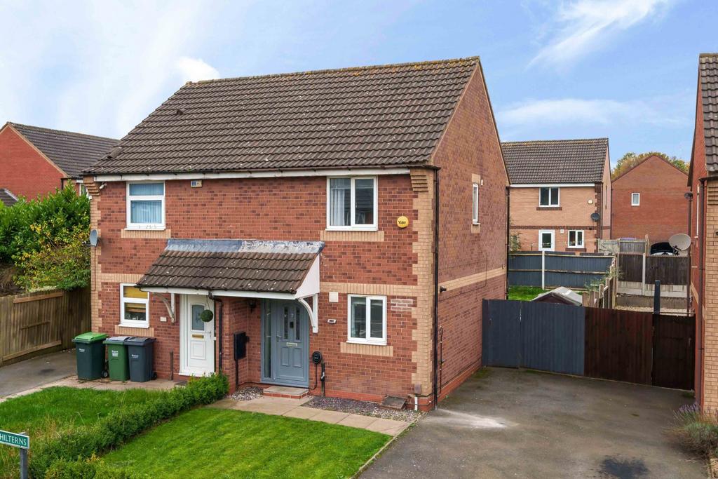 20 The Chilterns, Oldbury 2 bed semidetached house for sale £190,000