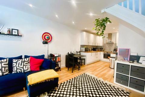 1 bedroom terraced house to rent, Colliston Passage, London SW18