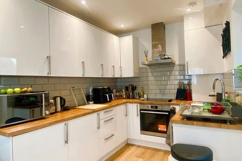 1 bedroom terraced house to rent, Colliston Passage, London SW18