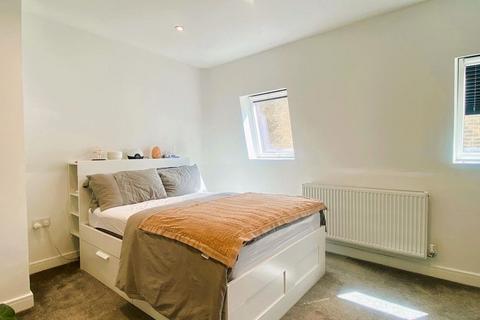 1 bedroom terraced house to rent, Colliston Passage, London SW18