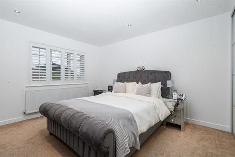 46 Hay Lane, Shirley, Solihull, B90 4TA