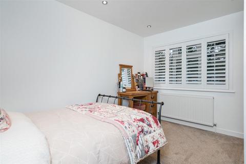 46 Hay Lane, Shirley, Solihull, B90 4TA