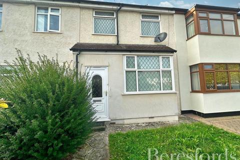 3 bedroom terraced house for sale, Northumberland Avenue, Hornchurch, RM11