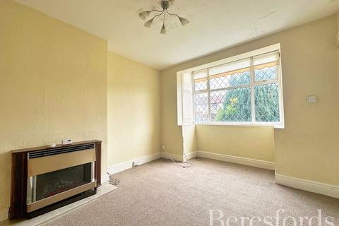 3 bedroom terraced house for sale, Northumberland Avenue, Hornchurch, RM11