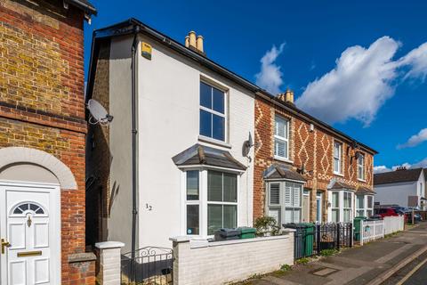 3 bedroom end of terrace house to rent, Doods Road, Reigate, RH2