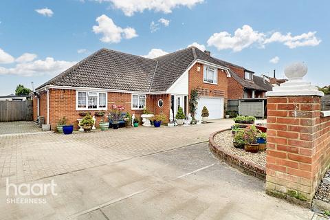 4 bedroom detached house for sale, Cliff Drive, Warden