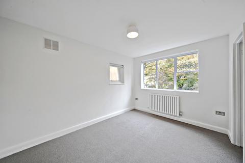 3 bedroom apartment to rent, Clifton Gardens, Little Venice, W9