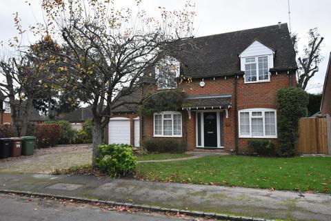 4 bedroom detached house to rent, Oaks Road, Shiplake, Henley on Thames, RG9