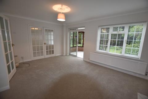 4 bedroom detached house to rent, Oaks Road, Shiplake, Henley on Thames, RG9