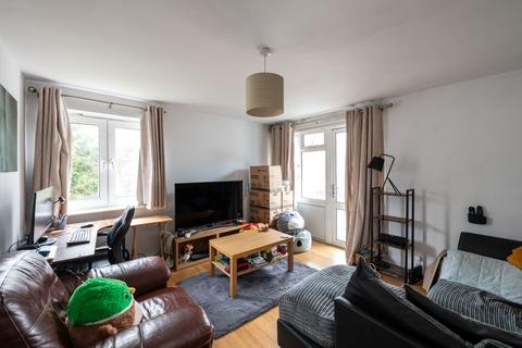 1 bedroom flat to rent, London Road, Taisboro London Road, RH2