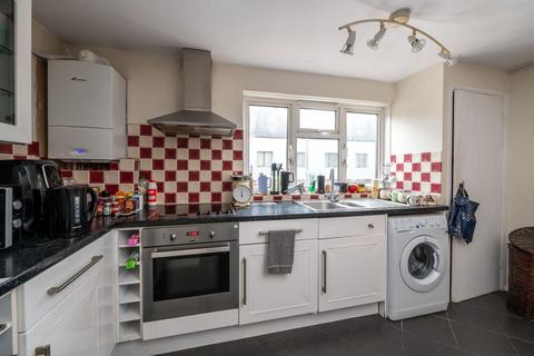 1 bedroom flat to rent, London Road, Taisboro London Road, RH2