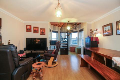 2 bedroom flat for sale, East Street, Tynemouth, North Shields