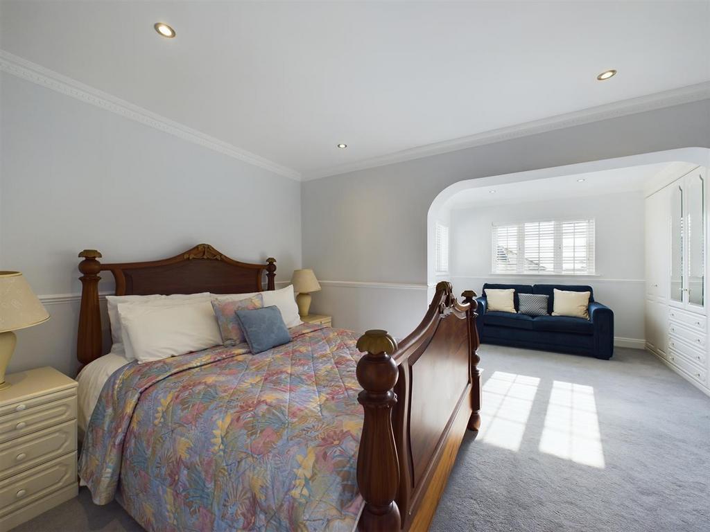 CAM04099 G0-PR0017-STILL021.jpg