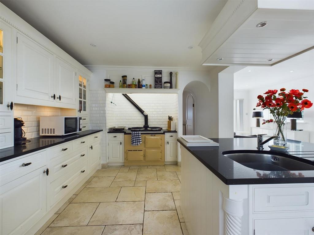 CAM04099 G0-PR0017-STILL015.jpg