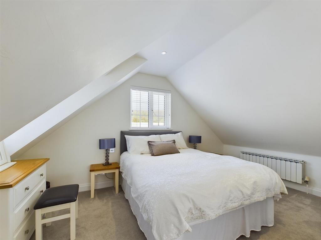 CAM04092 G0-PR0016-STILL005.jpg