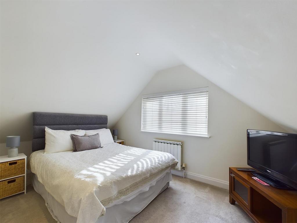 CAM04092 G0-PR0016-STILL004.jpg