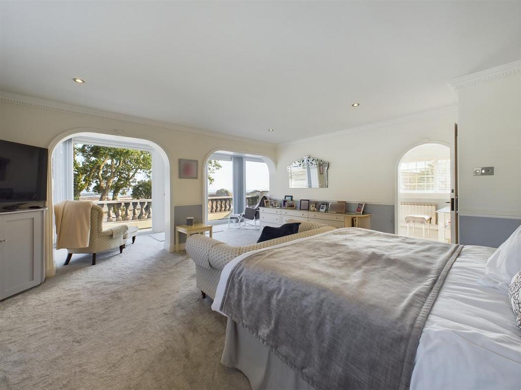 CAM04099 G0-PR0017-STILL028.jpg