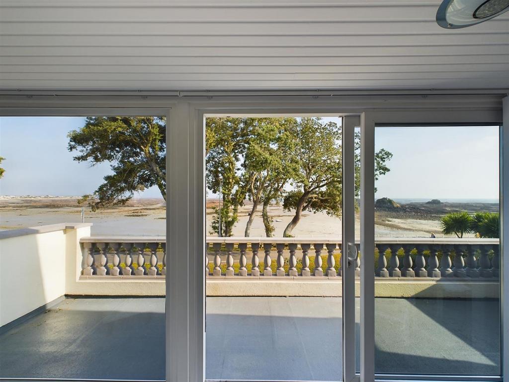 CAM04099 G0-PR0017-STILL024.jpg