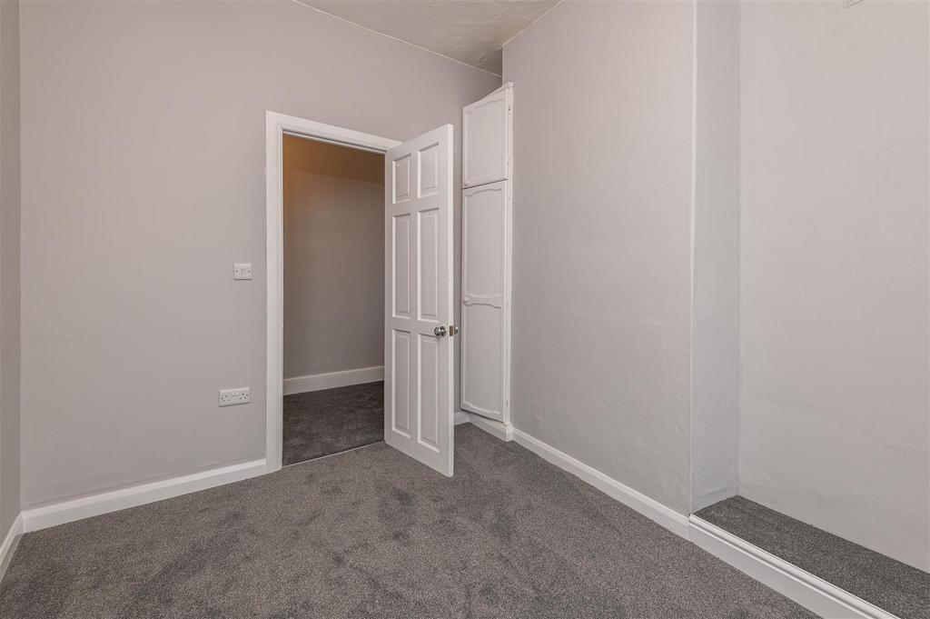16 - 7 Clay House Lane HX4 8 AW.jpg