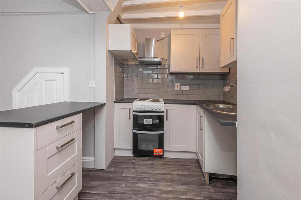 08 - 7 Clay House Lane HX4 8 AW.jpg