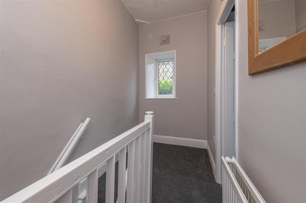 24 - 7 Clay House Lane HX4 8 AW.jpg