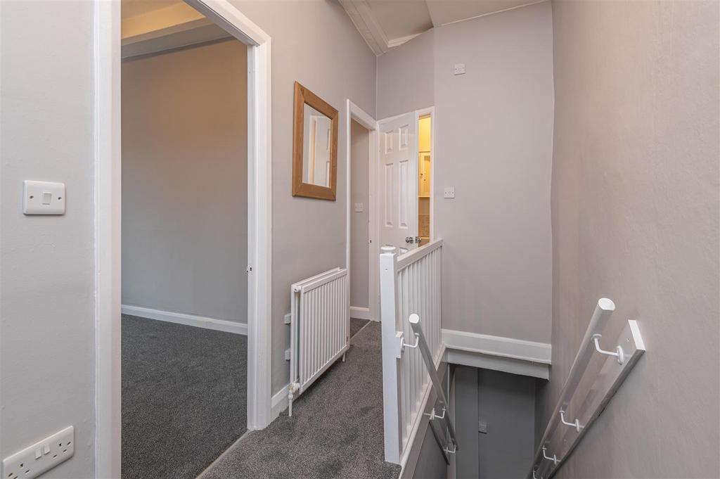 12 - 7 Clay House Lane HX4 8 AW.jpg