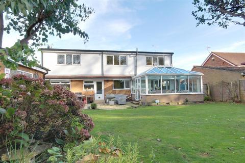 5 bedroom detached bungalow for sale, The Dales, Cottingham HU16